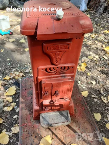 старинна запазена печка на дърва