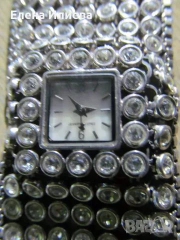 Часовник Дженифър Лопес