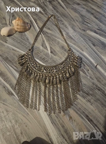 Стар гердан за носия