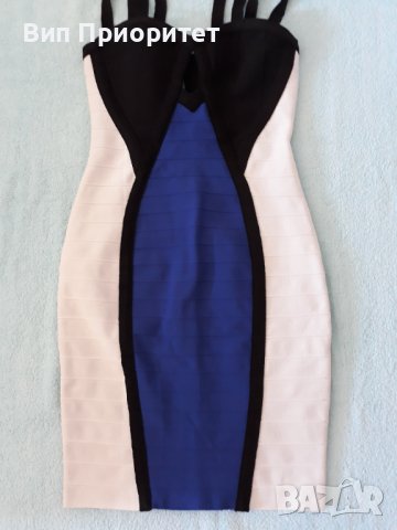 Синьо, бяло и черно - изключително красива и стилна комбинация за стегната материя еластична рокля, снимка 2 - Рокли - 37264650