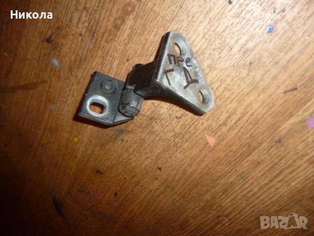 Панта врата Голф 5- хечбек предна горна,дясна врата