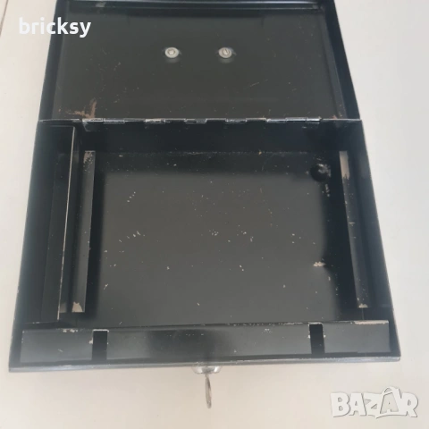 ретро соц метална каса за пари с ключ - винтидж , снимка 3 - Други - 54191346