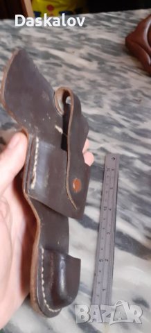 Продавам стар кожен кобур за пистолет, снимка 3 - Оборудване и аксесоари за оръжия - 39727767