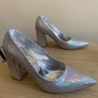Комплект от клъч с обувки, цвят хамелеон, снимка 3 - Дамски обувки на ток - 37500563