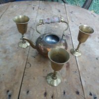 Месингови чашки +чайник, снимка 1 - Антикварни и старинни предмети - 33961223