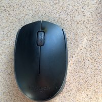 Logitech мишка за компютър, снимка 1 - Клавиатури и мишки - 38438668