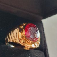 Златен пръстен 14к с гема(камея)изработена на натурален рубин., снимка 2 - Пръстени - 44478917