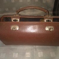 Антична кафява кожена лекарска чанта от период 1950 г , снимка 2 - Антикварни и старинни предмети - 31144273