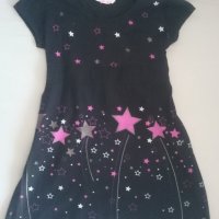 черна рокля на цвезди, снимка 1 - Детски рокли и поли - 29401706