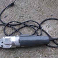 Продавам електрическа ножица за ламарина , снимка 1 - Други инструменти - 30879598