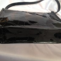 Оригинална чанта ESPRIT естествена кожа дамска нова, снимка 4 - Чанти - 35583969