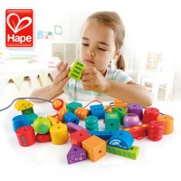 Hape  Дървена игра за малко дете конструктор кубчета с наниз , снимка 2 - Образователни игри - 36583632