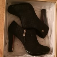 Нови -50% естествена кожа Laura Biagiotti естествен велур черни обувки 38 номер есенни дамски обувки, снимка 2 - Дамски елегантни обувки - 33881189
