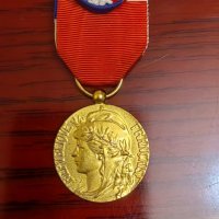 Френски медали-Сребърни със позлата, снимка 3 - Други ценни предмети - 40074515