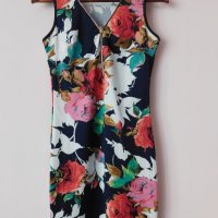 Къса рокля с флорални мотиви , снимка 1 - Рокли - 42574472
