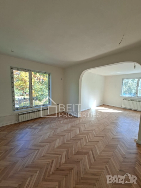 Тристаен апартамент в Славия, снимка 1