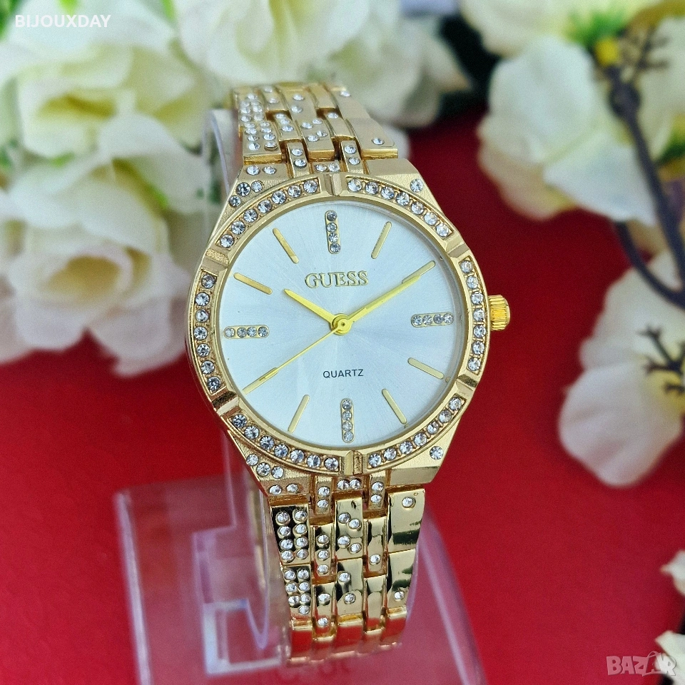 водоустойчив дамски часовник guess от медицинска стомана, снимка 1