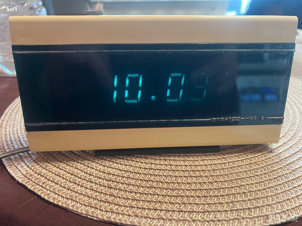 Ретро руски електронен часовник, снимка 1