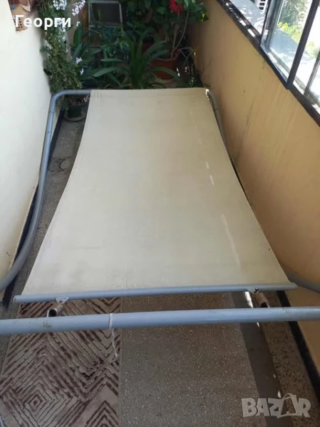 Продавам  хамак с метална тръбна стойка и възглавница., снимка 1