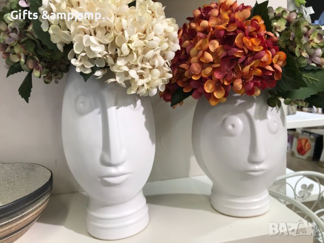 Нови модели вази с лица - от керамика в бяло, снимка 1 - Вази - 36685048