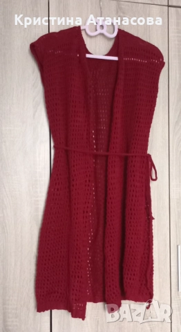 Елегантна ръчно плетена жилетка в червен бордо нюанс 💃