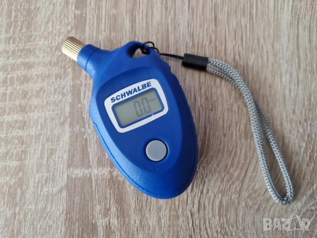 Дигитален манометър Schwalbe Airmax Pro, снимка 2 - Аксесоари за велосипеди - 54163638