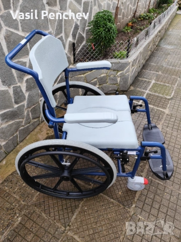 Инвалиден стол за баня и тоалетна, снимка 2 - Инвалидни колички - 53304680