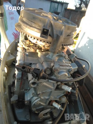Продавам извънбордов двигател EVINRUDE 25HP, внос от Италия за части, снимка 3 - Воден транспорт - 35345311