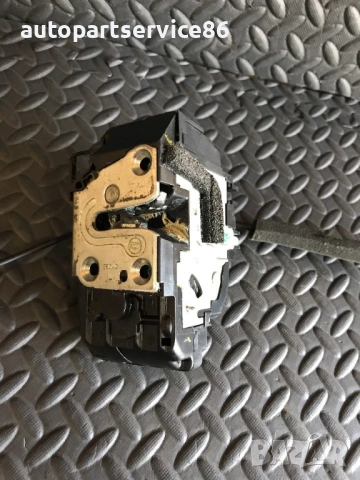 Заключващ механизъм за предна лява врата за Nissan Murano 3.5 (2004-2007)