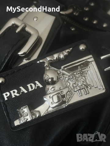 Prada оригинална кожена чанта, снимка 7 - Чанти - 56403514