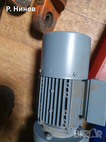 Монофазен ел.двигател с редуктор 80 оборота 2.2kW, снимка 8 - Електродвигатели - 32044713