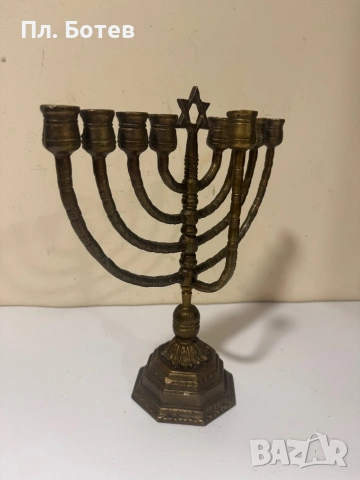 Стар бронзов свещник, снимка 3 - Антикварни и старинни предмети - 53945659