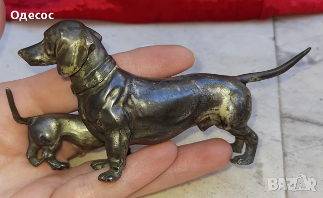 Старинна посребрена композиция от две фигури на дакели, снимка 7 - Антикварни и старинни предмети - 51608257