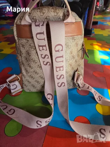 Раница Guess в бежаво, снимка 2 - Раници - 56369260
