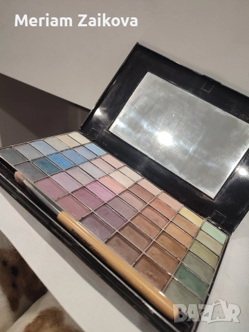 Палитри, снимка 10 - Козметика за лице - 54017404