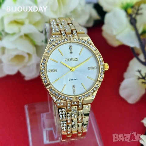 водоустойчив дамски часовник guess от медицинска стомана