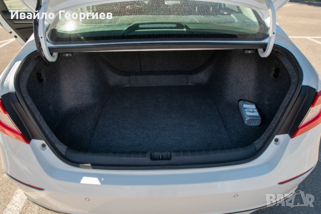 2018 Honda Accord 2.0 Touring 10AT, снимка 10 - Автомобили и джипове - 51849462