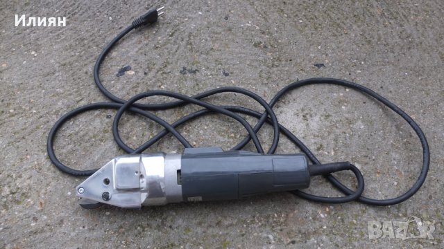 Продавам електрическа ножица за ламарина 