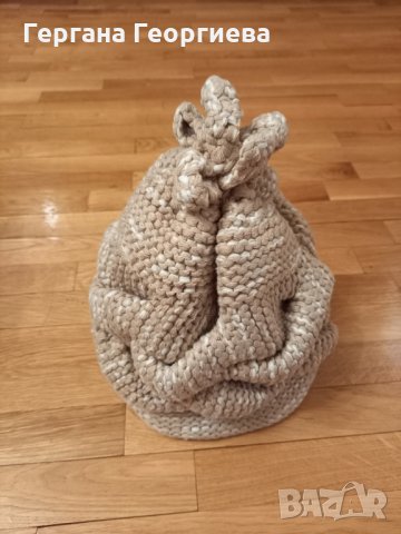 Дамска ръчно плетена шапка , снимка 2 - Шапки - 31977343