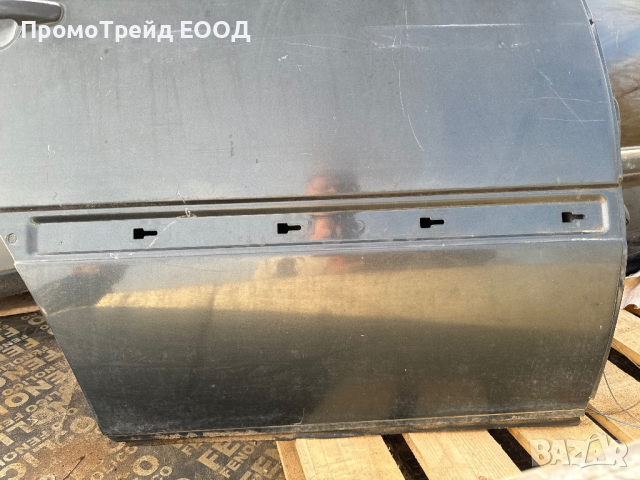 Задна дясна черна врата Мерцедес седан Mercedes W202 S202 sedan, снимка 2 - Части - 44601477