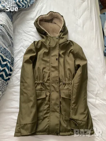 Trendyol нова зелена дамска парка khaki XS, снимка 2 - Якета - 49790105
