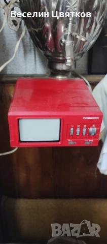 Портативевн телевизор антика + Адаптер (Ровесник)