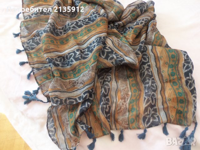 Дамски шал, снимка 2 - Шалове - 35513885