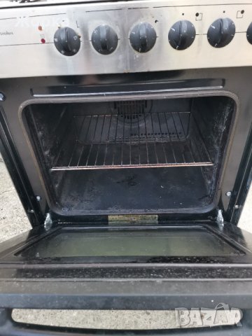 Фурна за вграждане с керамичен плот electrolux , снимка 4 - Печки, фурни - 34913168