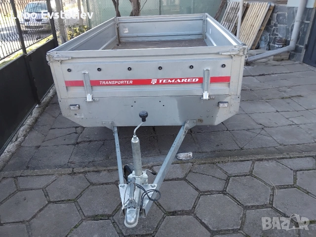 двуосно ремарке на ресьори