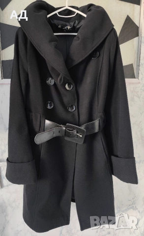 Палто , вталено с голяма яка