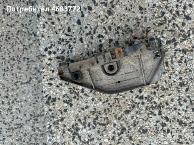 Пластмаса на десен калник на Ауди Audi A8 D4 H4 само за 20лв., снимка 2 - Части - 52808789