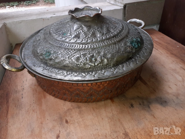 Невероятна стара медна тава тенджера с капак чеканка бакър, снимка 2 - Антикварни и старинни предмети - 54230426
