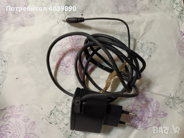 Продавам стари зарядни за мобилни телефони , снимка 6 - Оригинални зарядни - 54155564