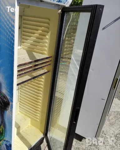 Продавам Хладилник със стъклена врата, снимка 3 - Хладилници - 49478505